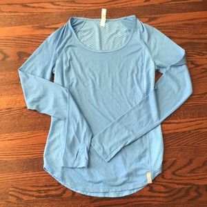 UA heat gear running top